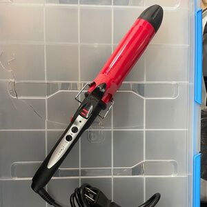 FHI Heat 1 1/2 inch curling iron - used
